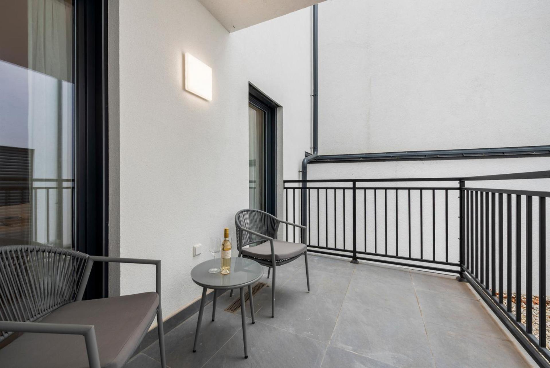 Vienna Hills Living Aparthotel Exterior photo